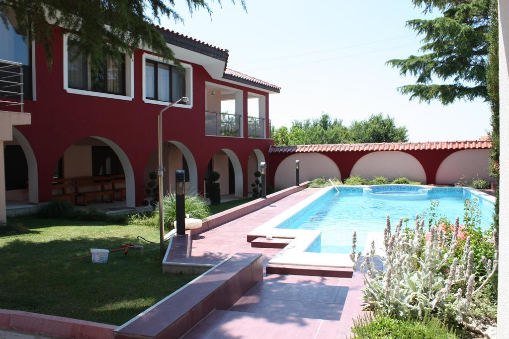 The Red House Kosharitsa Exterior foto